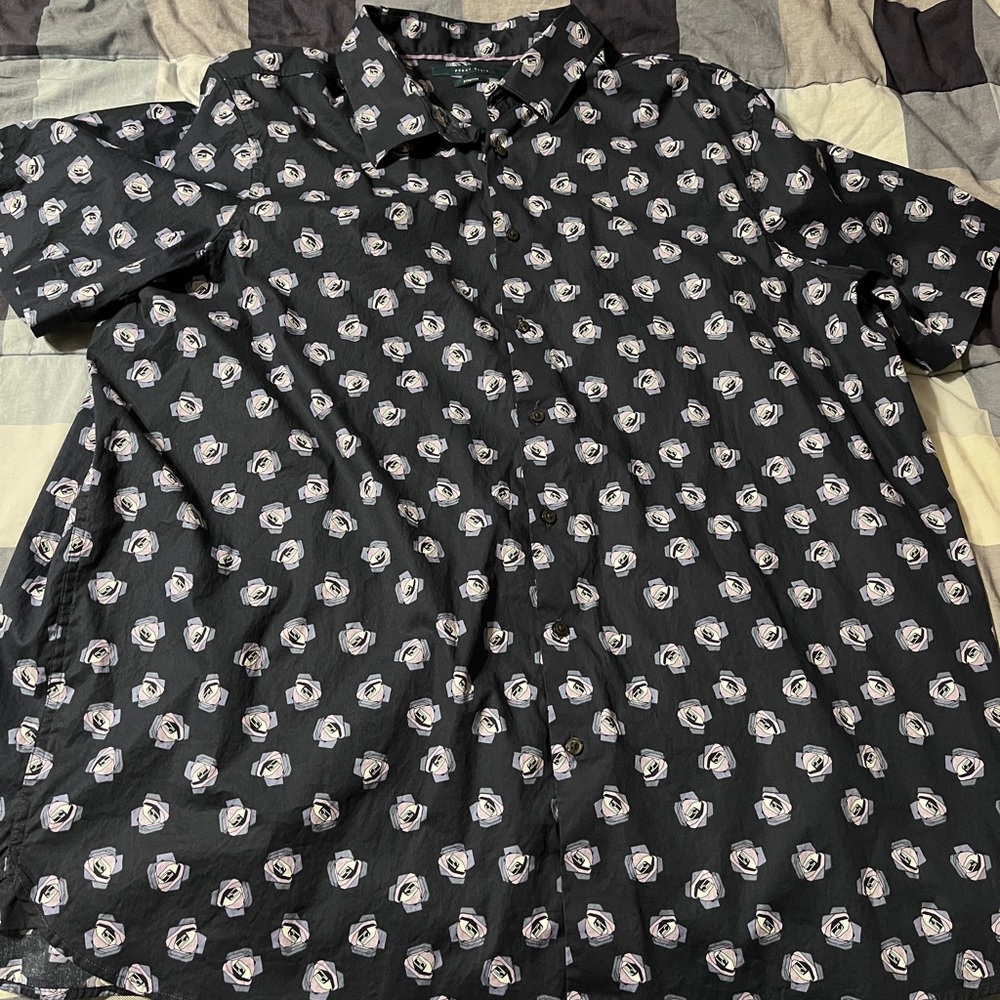2XL Men's Perry Ellis Short Sleeve Buttondown